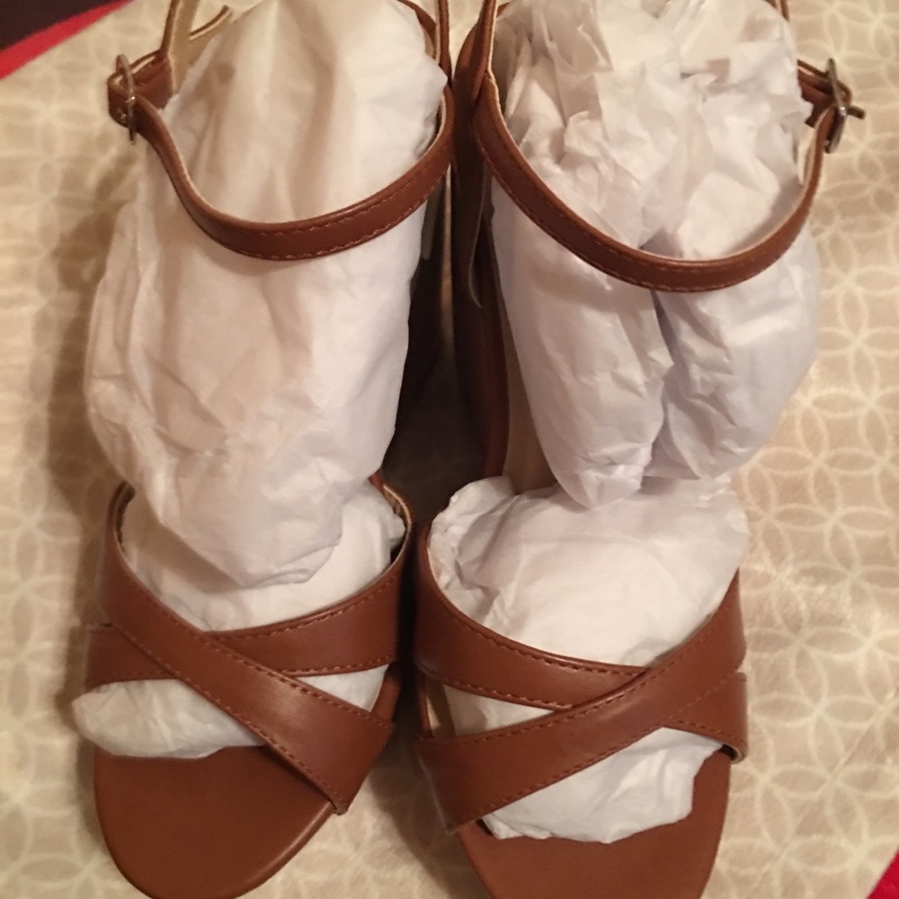 Sandals - Picture 3 of 4